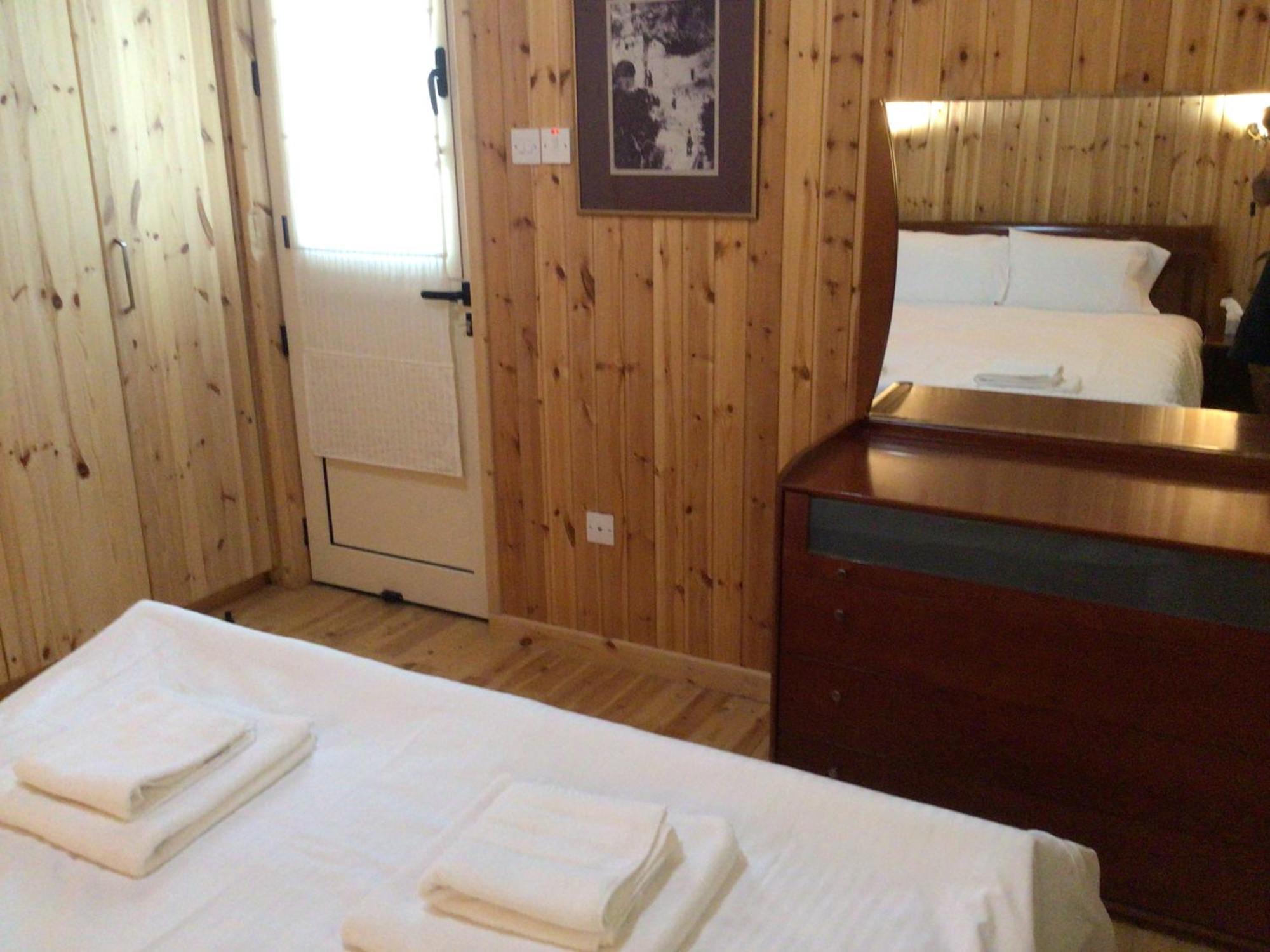 Pervolaris Cottages 2 Goudhi Buitenkant foto