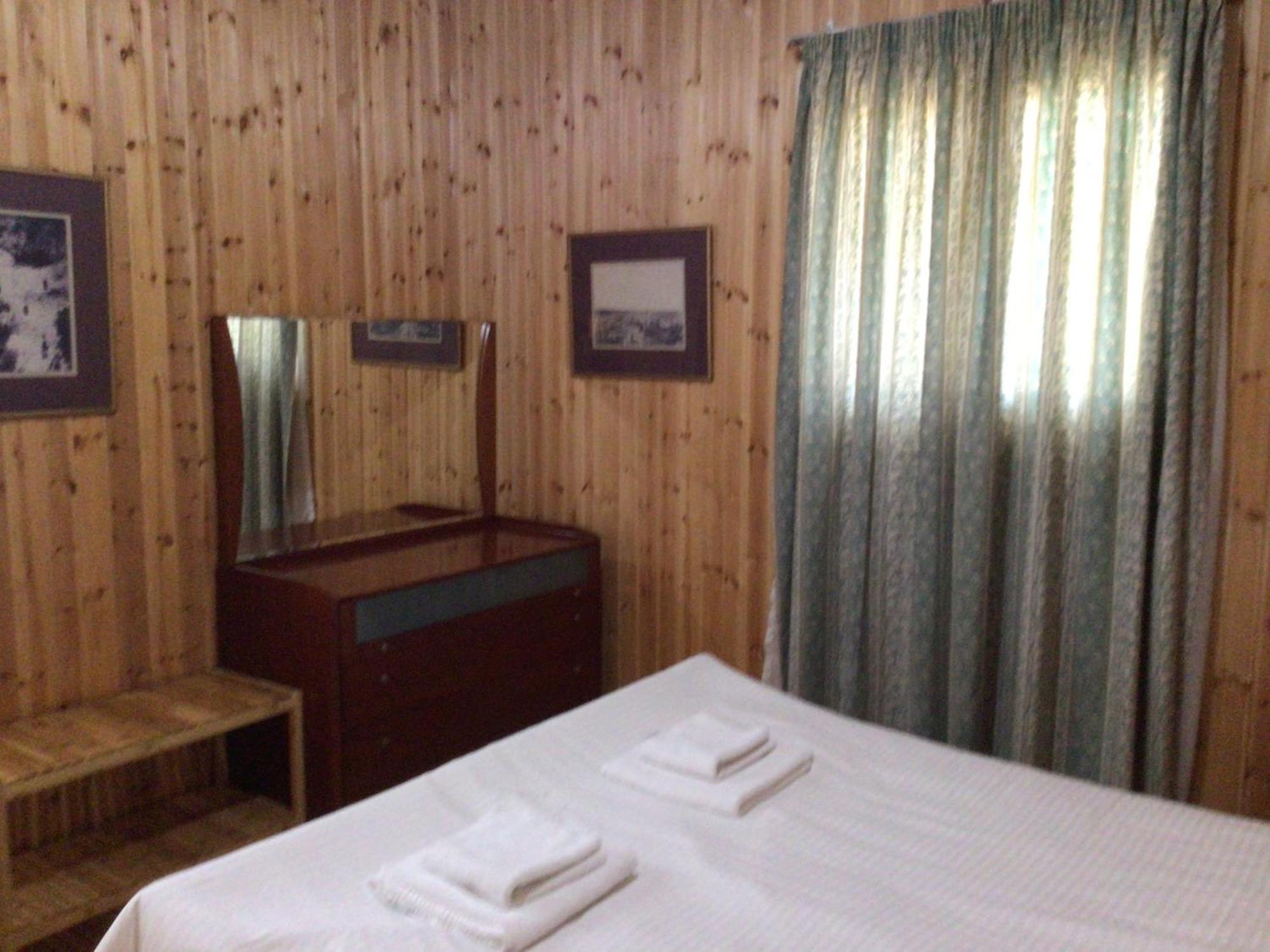 Pervolaris Cottages 2 Goudhi Buitenkant foto